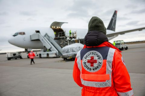 Humanitäre Hilfslieferung von Rotem Kreuz