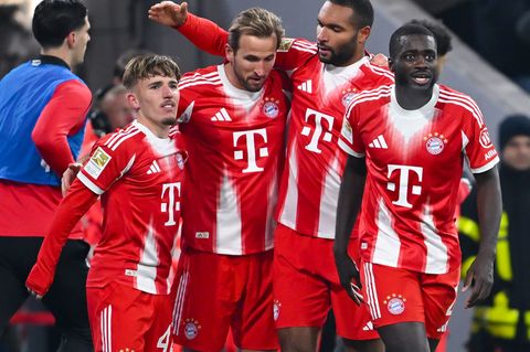 Über ihre Zukunft wird in München viel gesprochen: Dayot Upamecano (r) und Harry Kane (2.v.l.). (Archivbild) Foto: Sven Hoppe/dp