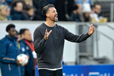 Deutliche Niederlage an alter Wirkungsstätte: FCA-Coach Sandro Wagner Foto: Uwe Anspach/dpa