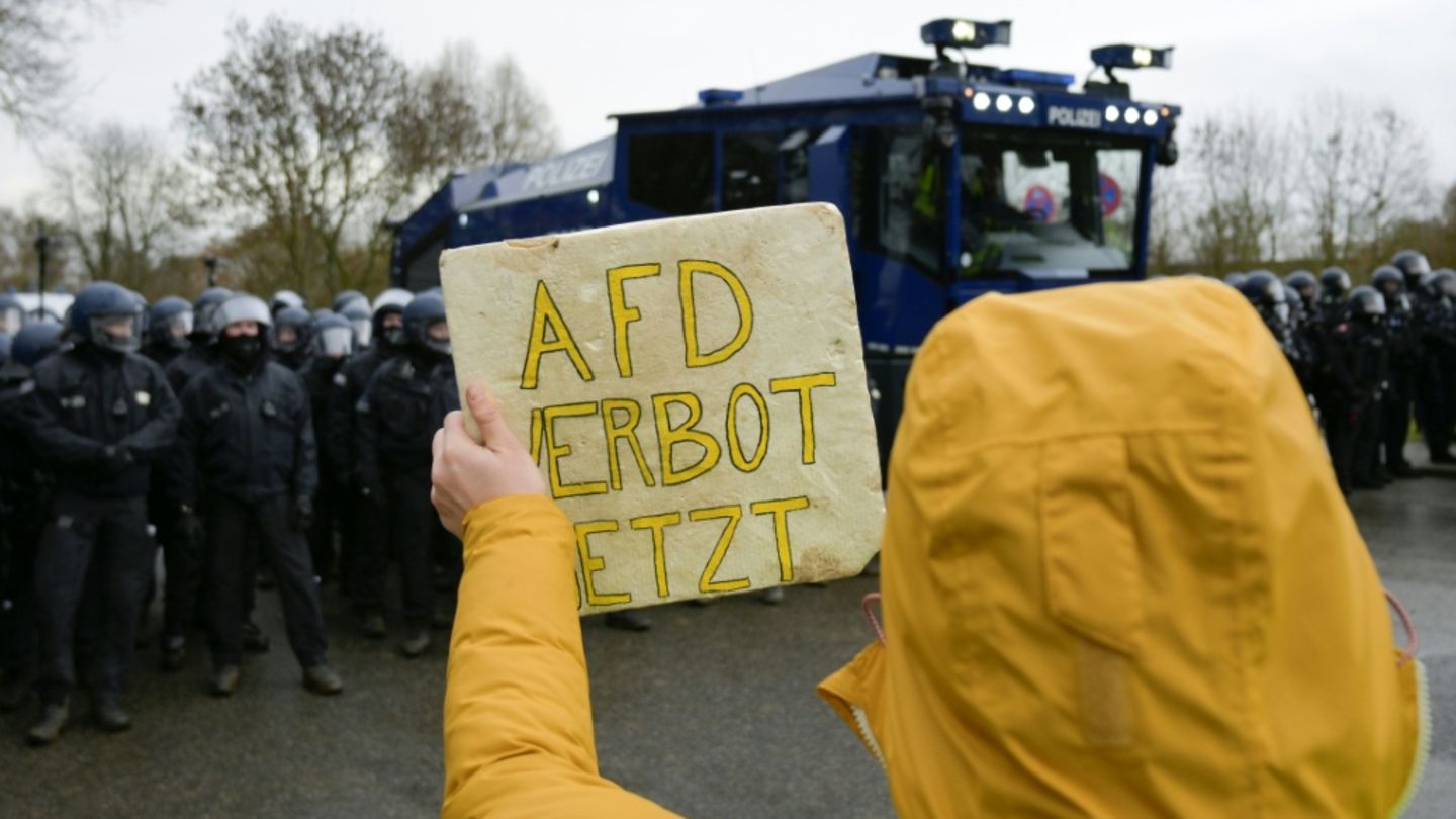 Massive Proteste gegen AfD Jugend in Gießen - Polizei zählt 25.000 Demonstranten
