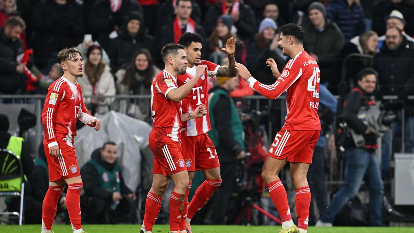 Fußball-Bundesliga: "Sieg des Glaubens": Bayern jubeln spät gegen St. Pauli
