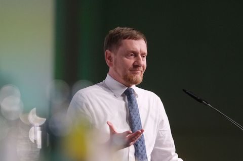 Ministerpräsident Kretschmer: "Chemnitz hat Kulturgeschichte geschrieben." Foto: Sebastian Willnow/dpa