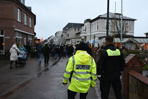 Im vergangenen Jahr hatte die Polizei das Klaasohm-Fest mit Unterstützung vom Festland abgesichert. (Archivbild) Foto: Lars Penn