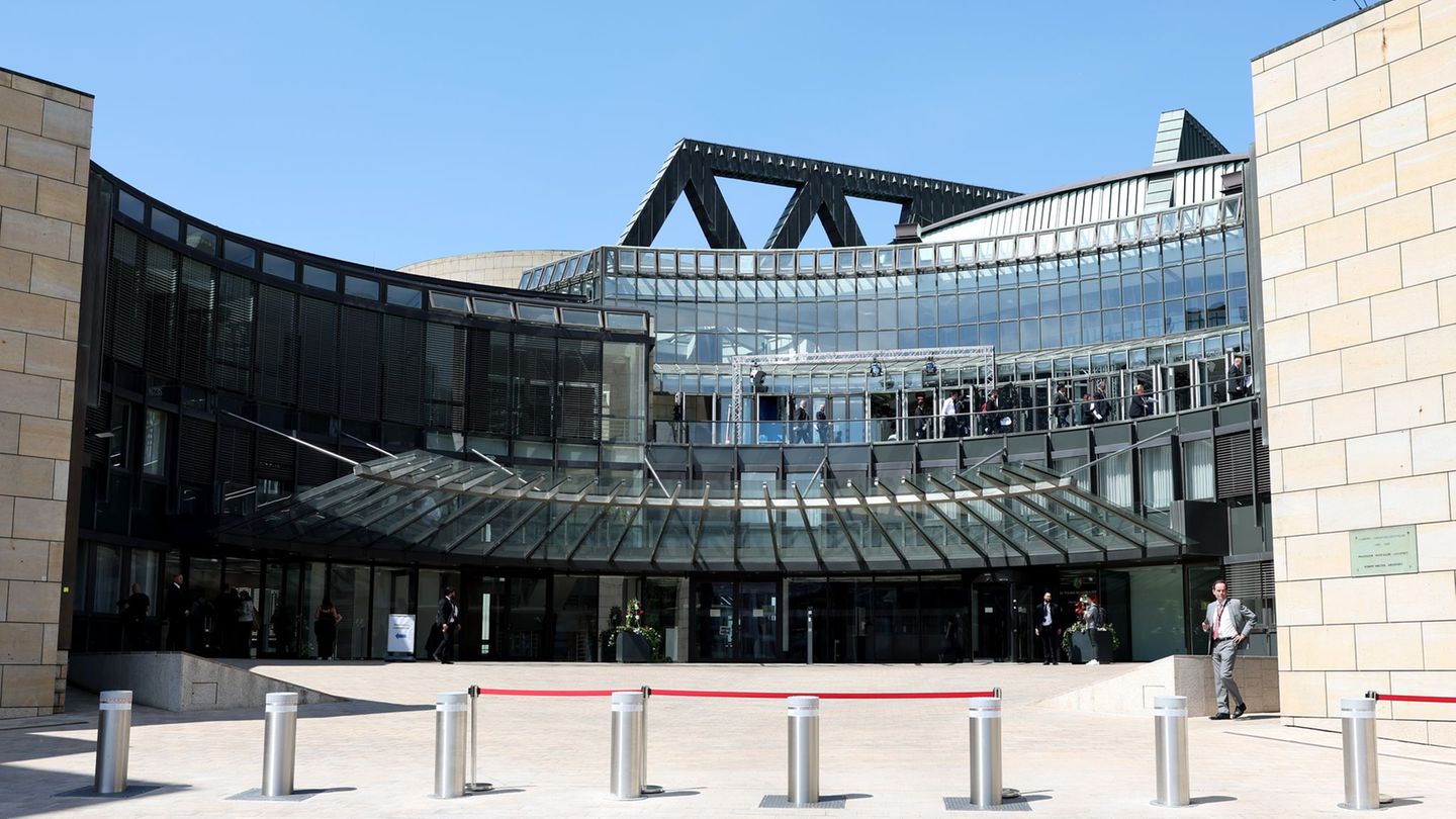 Kennzeichenerfassung: Landtag stoppt Dauerparker – neue Regeln für Tiefgarage