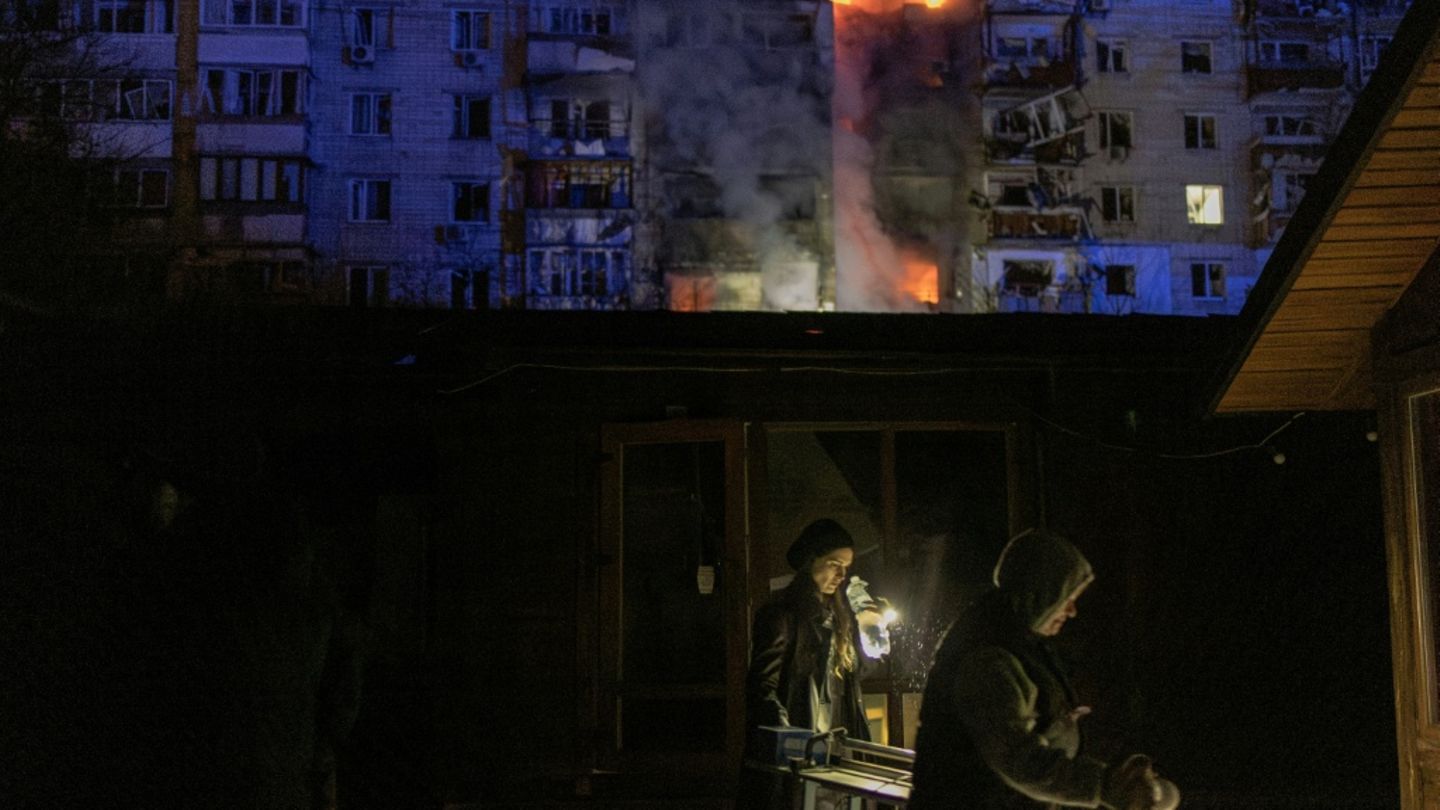 Ukraine-und-USA-verhandeln-in-Florida-Russland-fliegt-erneut-heftige-Angriffe