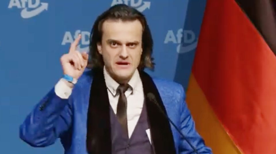 Hitler-Imitator oder V-Mann? Diese wirre Rede beunruhigt die AfD