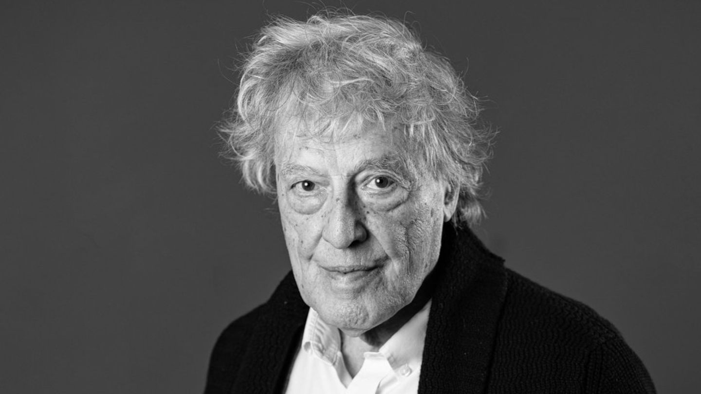 Tom Stoppard hat viele Theaterstücke und Drehbücher geprägt. Für seine Arbeit erhielt er zahlreiche Ehrungen und Auszeichnunge