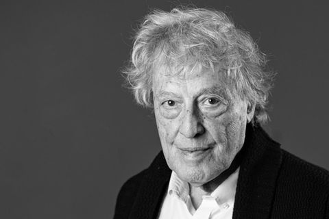 Tom Stoppard hat viele Theaterstücke und Drehbücher geprägt. Für seine Arbeit erhielt er zahlreiche Ehrungen und Auszeichnunge