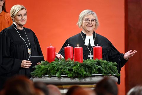 Heike Springhart (rechts), Landesbischöfin der Evangelischen Landeskirche in Baden, und Dagmar Pruin, Pfarrerin und Präsidentin