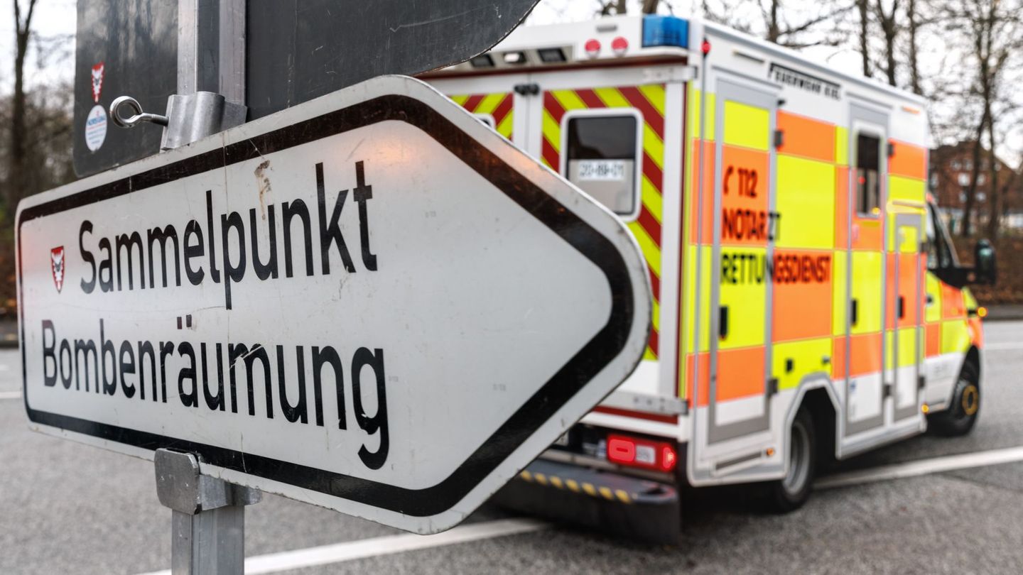 Für die Zeit der Entschärfungsaktion standen Räume in einer Schule für betroffene Einwoher bereit. Foto: Markus Scholz/dpa