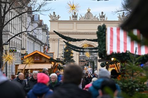 Der Einzelhandel erwartet für das diesjährige Weihnachtsgeschäft in den Monaten November und Dezember Umsätze in Höhe von 126,2