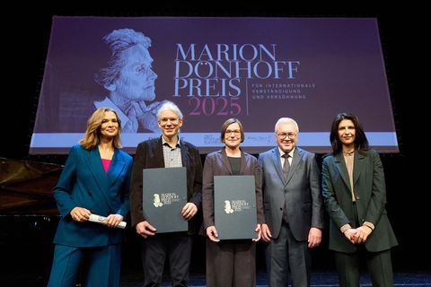Das Internationale Komitee vom Roten Kreuz und der Verein EinDollarBrille sind mit dem Marion-Dönhoff-Preis geehrt worden. Foto: