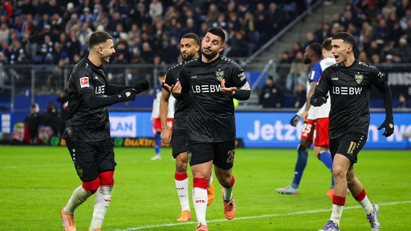 Stuttgarts Deniz Undav (M) wird nach seinem Treffer zum 1:1 bejubelt. Foto: Christian Charisius/dpa