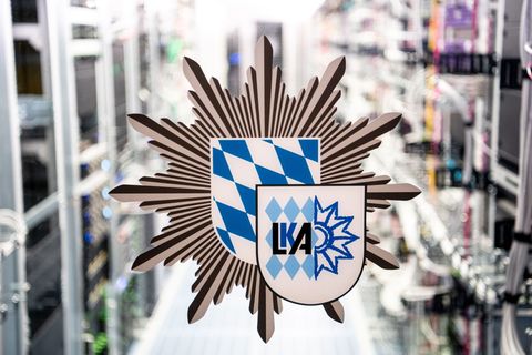 Jeder fünfte der rund 259.000 registrierten Tatverdächtigen in Bayern war der Auswertung zufolge 2024 ein Kind, Jugendlicher ode