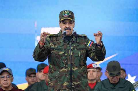Nicolás Maduro, Präsident von Venezuela, hält in Tarnfleck-Uniform eine Rede