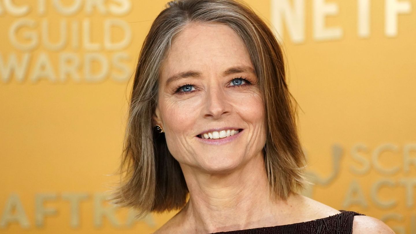 Oscar-Preisträgerin Jodie Foster war anfangs am Set des Films "Taxi Driver" von ihrem Schauspiel-Kollegen Robert De Niro gelangw