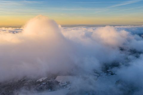 Örtlich kann es glatt werden. Foto: Christoph Reichwein/dpa