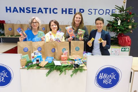 Die Weihnachtsaktion von Hanseatic Help soll Menschen mit geringem Einkommen Freude schenken. Foto: Georg Wendt/dpa