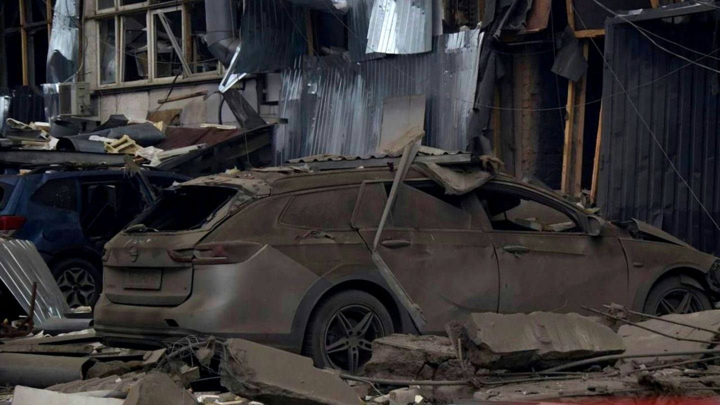 Folgen eines russischen Angriffs auf Dnipro