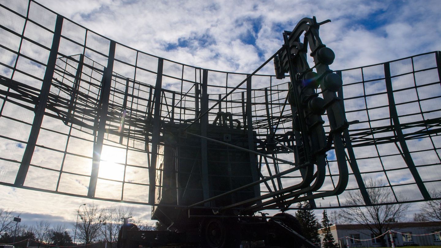 Das ausgemusterte Radargerät ist nur noch für Besucher - demnächst soll an der Landesgrenze zwischen Sachsen-Anhalt und Brandenb