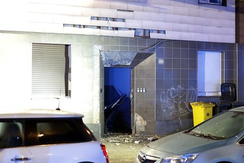 Ermittler finden Hinweise auf einen Sprengsatz. Foto: David Young/dpa