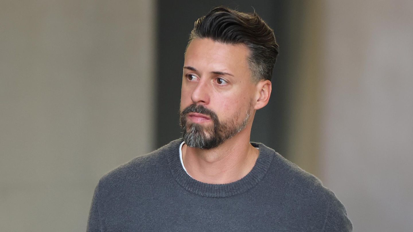 Sandro Wagner muss beim FC Augsburg schon wieder seinen Hut nehmen