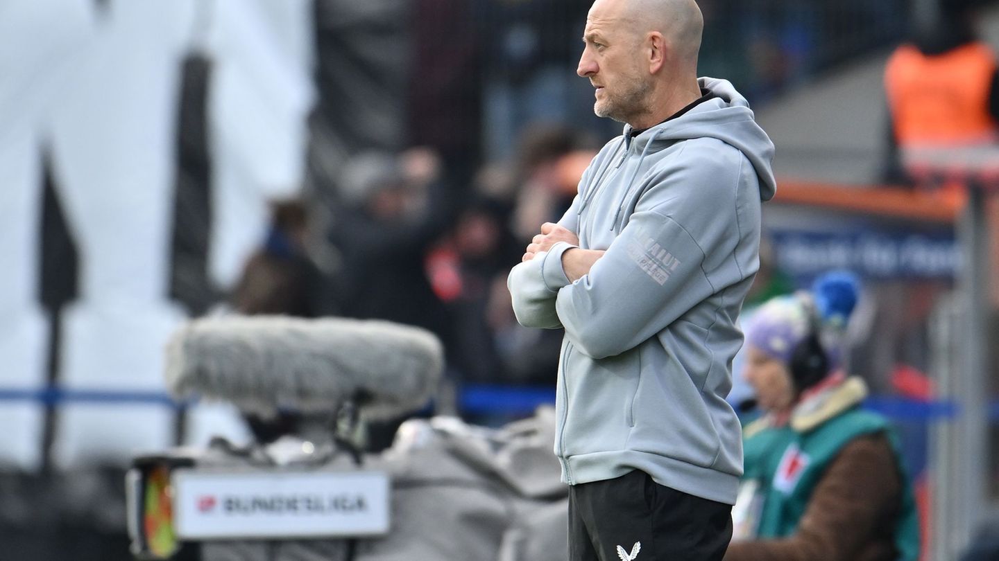 Setzt auf eine Reaktion seiner Mannschaft: FCK-Trainer Torsten Lieberknecht. Foto: Swen Pförtner/dpa