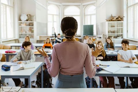 Referendariat: Eine Lehrerin vor der Klasse