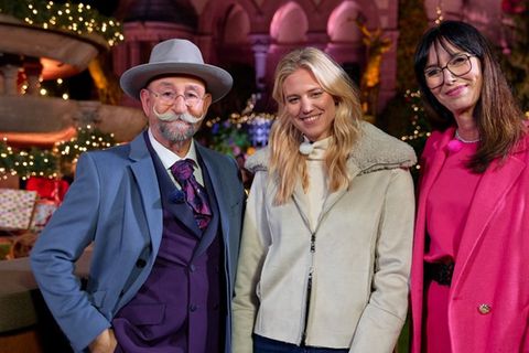 Horst Lichter, Larissa Marolt und Heide Rezepa-Zabel in der Primetime- Ausgabe von "Bares für Rares".