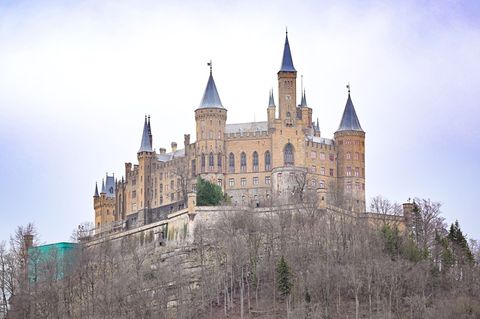 Die Burg Hohenzollern gehört bald ganz Prinz Georg Friedrich von Preußen. (Archivbild) Foto: Bernd Weißbrod/dpa