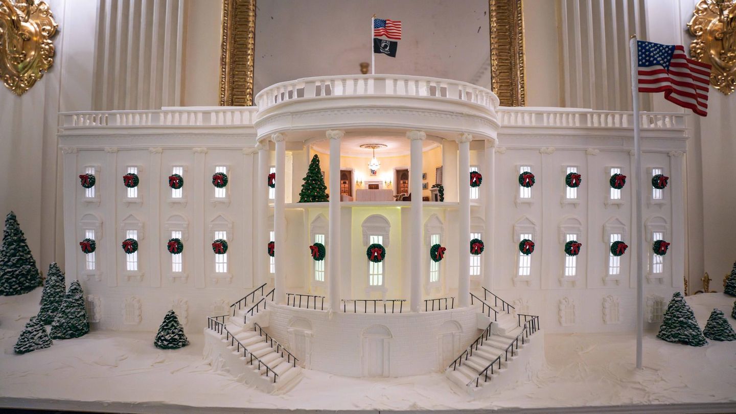 Ein Miniaturmodell des Weißen Hauses als Lebkuchenhaus