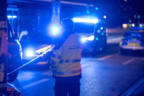 Der Einsatz der Polizei lief am Abend noch. Foto: Rene Schröder/News5/dpa
