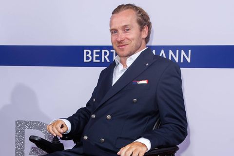 Samuel Koch ist vorerst mit Nasenpflaster unterwegs