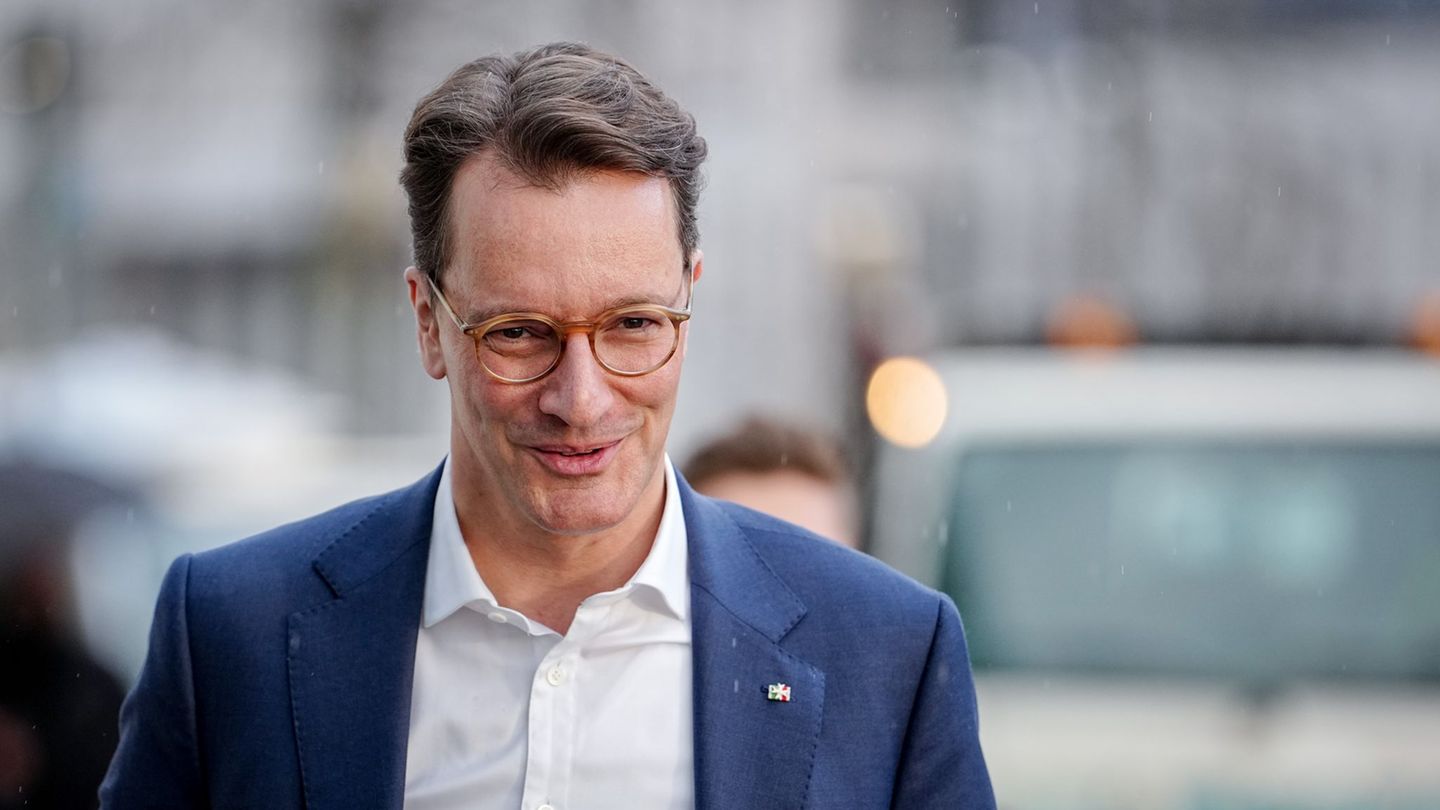 Hendrik Wüst will über Neuerungen beim Olympia-Bewerbungskonzept in NRW informieren. Foto: Kay Nietfeld/dpa