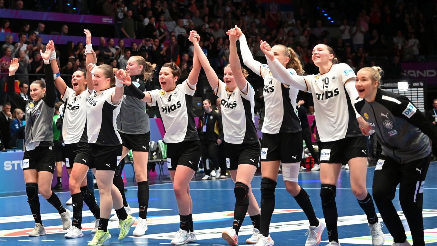 Die deutschen Handballerinnen haben bei der Heim-WM bisher überzeugt. Foto: Katharina Kausche/dpa