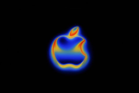 Apple versprach eine mit KI verbesserte Siri-Version, die auf sich warten lässt. Foto: Andrej Sokolow/dpa