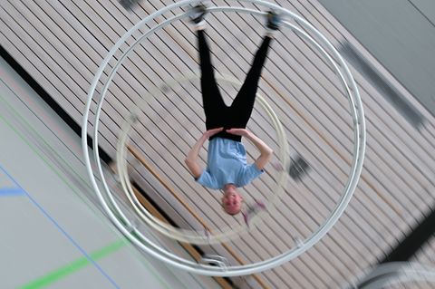 Im Rhönradturnen gibt es drei Disziplinen. Foto: Arne Dedert/dpa