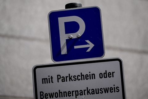 Noch in diesem Jahr wollte Verkehrssenatorin Ute Bonde (CDU) ein neues Gesamtkonzept zum Anwohnerparken vorstellen. Derzeit sieh