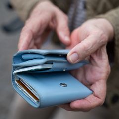 Für die einzelnen Bezieher von Renten kann es um Hunderte Euro mehr oder weniger gehen