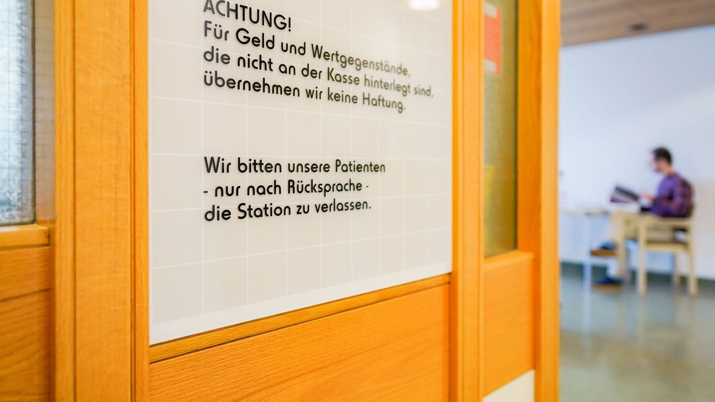 Ein Mann soll bundesweit vor allem ältere Menschen in Krankenhäusern bestohlen haben - die Staatsanwaltschaft Heidelberg hat Ank