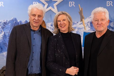 Beim BR Budenzauber 2025: Udo Wachtveitl (l.), Dr. Katja Wildermuth und Miroslav Nemec.