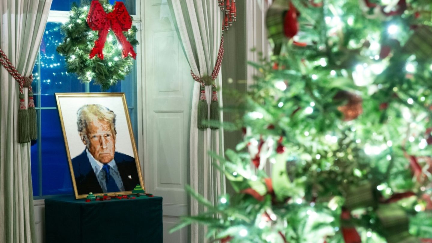 Weihnachtliches Trump-Porträt aus Legosteinen
