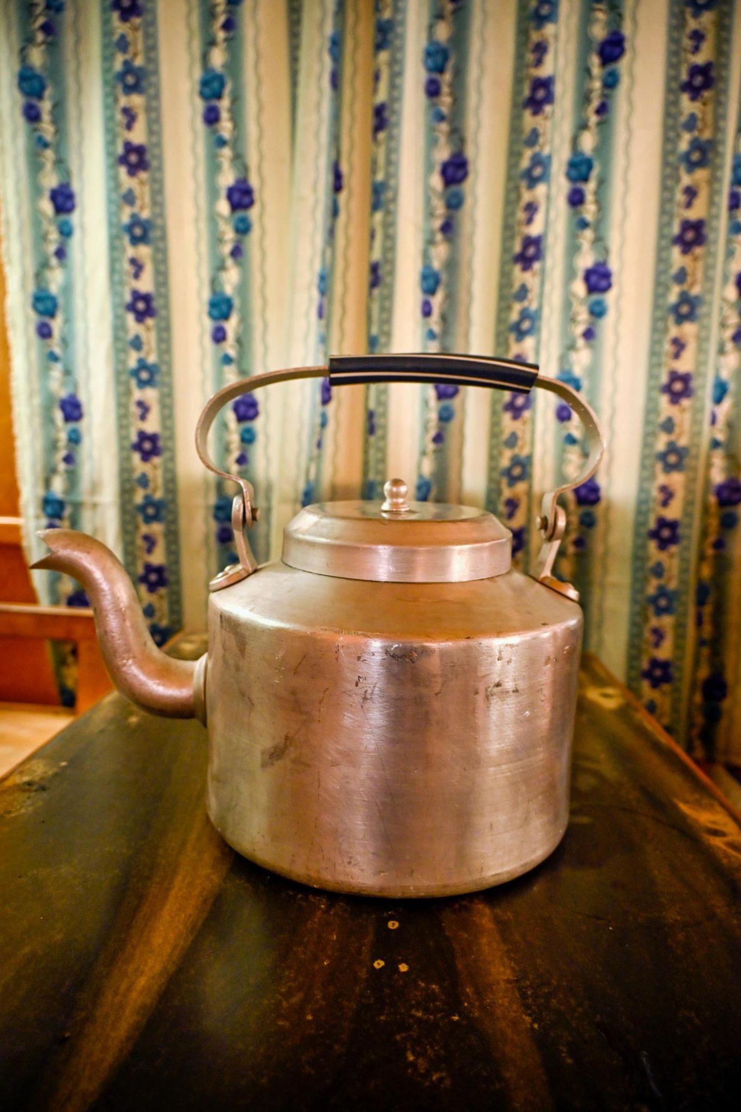 Unbedingt abkochen! Wasser aus den Bergen sollte niemals firsch getrunken werden. Es könnte Darm und Magen irritieren