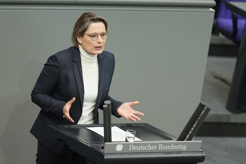 Auch die Betreiber von Sharing-Anbietern sollen stärker in die Pflicht genommen werden. (Archivbild) Foto: Michael Kappeler/dpa