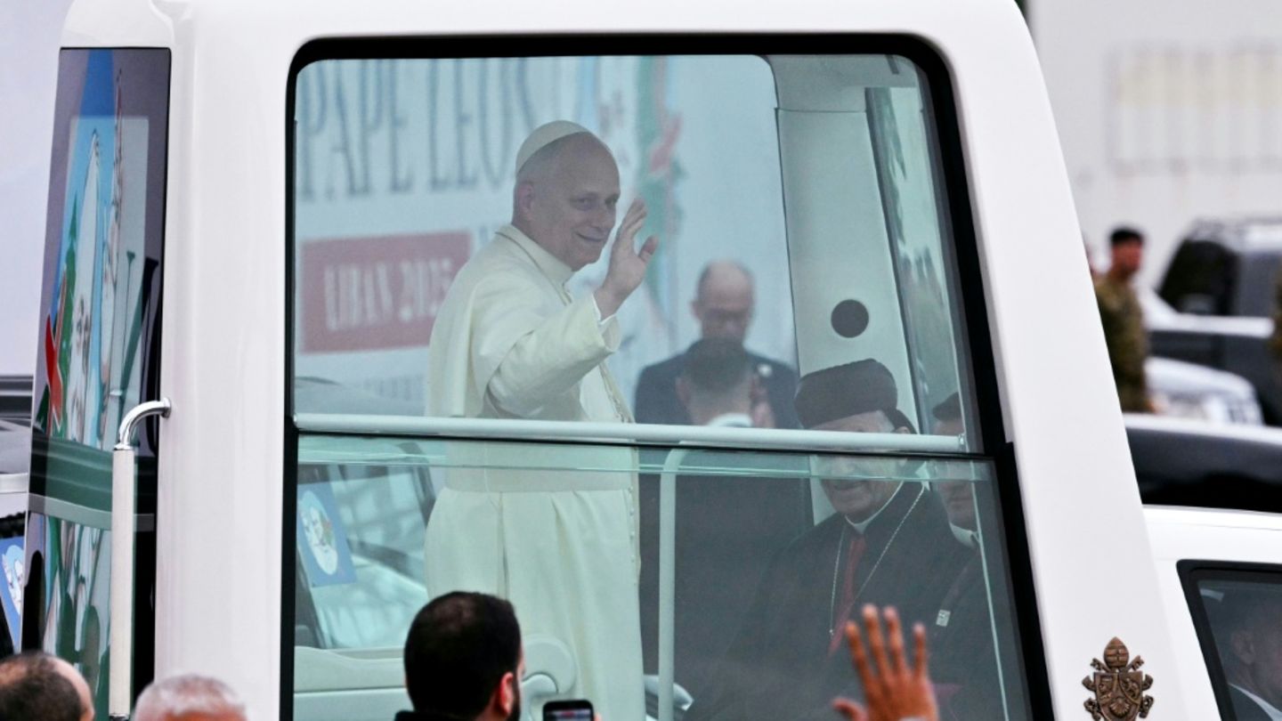 Ankunft von Leo XIV. zur Freiluftmesse in Beirut
