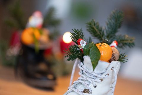 Jeder dritte Verbraucher in Deutschland plant zum Nikolaustag Einkäufe. Foto: Marijan Murat/dpa