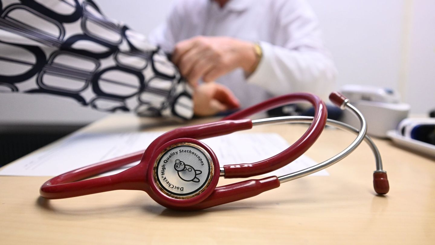 Das meiste Geld geben Krankenversicherungen in Sachsen-Anhalt für Medikamente, Zahnersatz oder orthopädische Hilfsmittel aus. (S