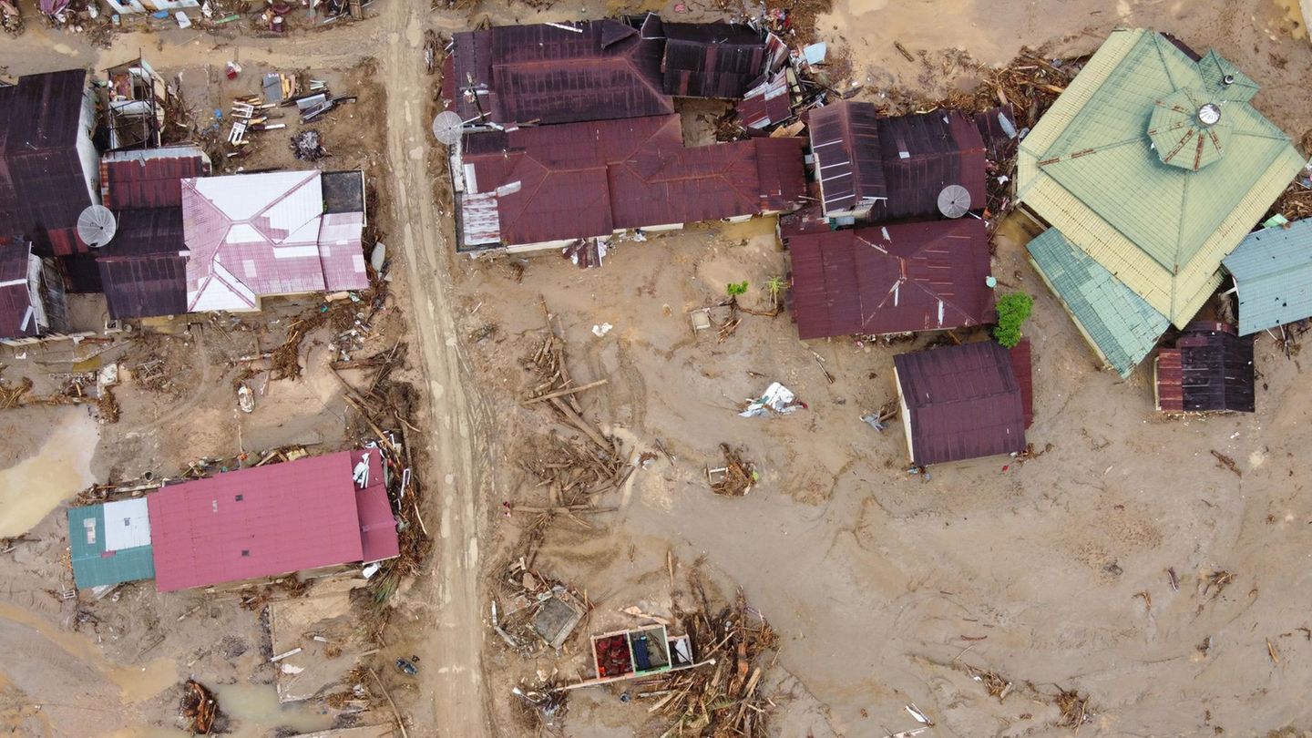 Wasser- und Schlammmassen haben zahlreiche Existenzen unter sich begraben