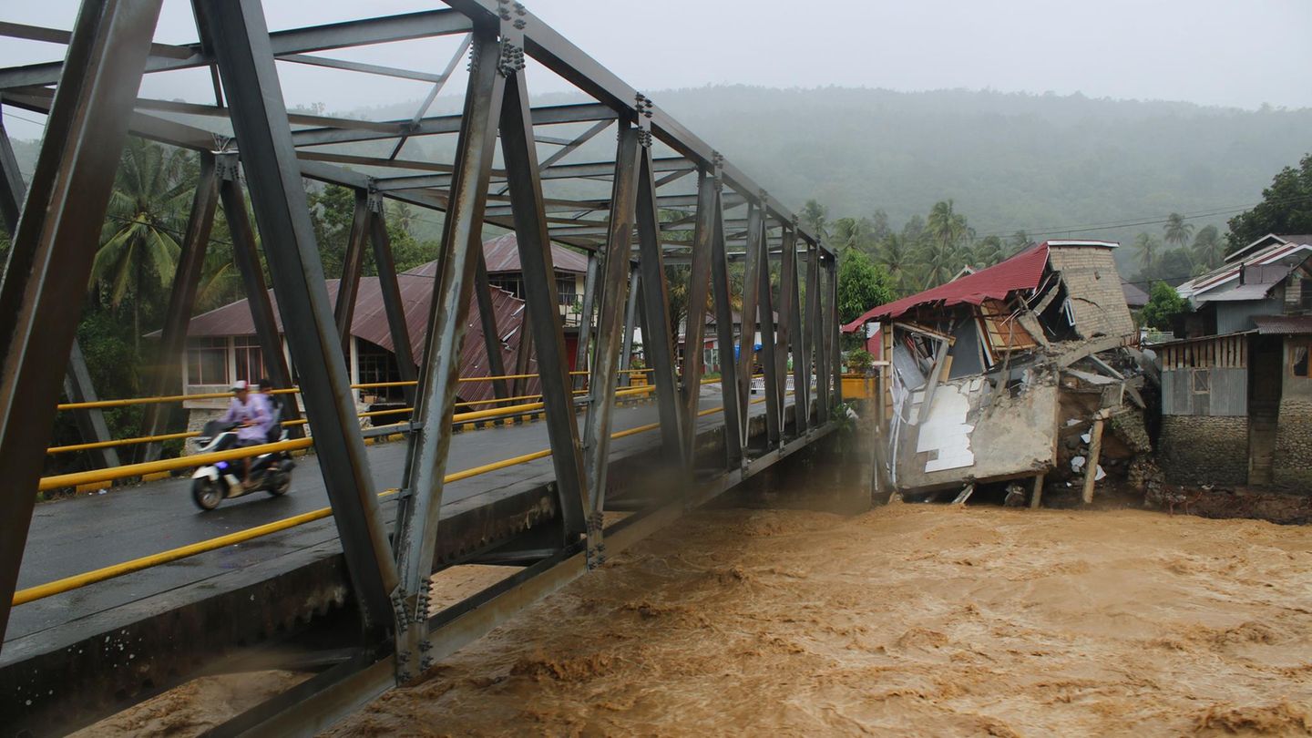 Aus harmlosen Flüssen sind reißende Gewässer geworden: In weiten Teilen Asiens ist derzeit Monsun-Zeit