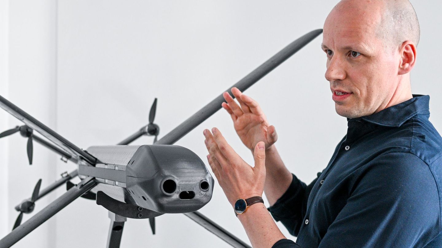 Das Rüstungsunternehmen Helsing - hier Mitgründer Gundbert Scherf - kooperiert künftig mit Schaeffler. (Archivbild) Foto: Jens K